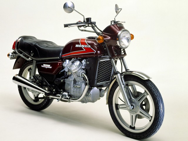 ホンダ GL500 テールランプ 80500-415-0000 ホンダ 純正  バイク 部品 激レア 1977年式外し GL500-1000*** CX400 CX500 車検 Genuine
